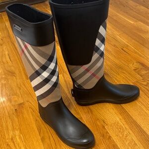 Burberry Black and Beige Plaid Boots